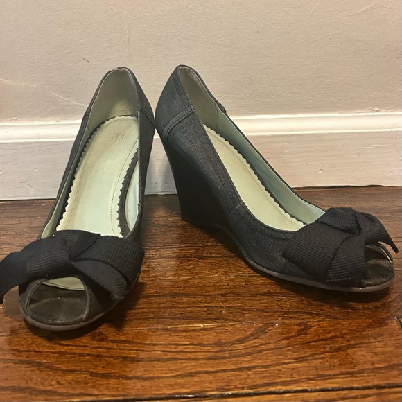 Gap Black Denim Wedge Peep Toe Shoes With Bow, Size 9 - Picture 10 of 10